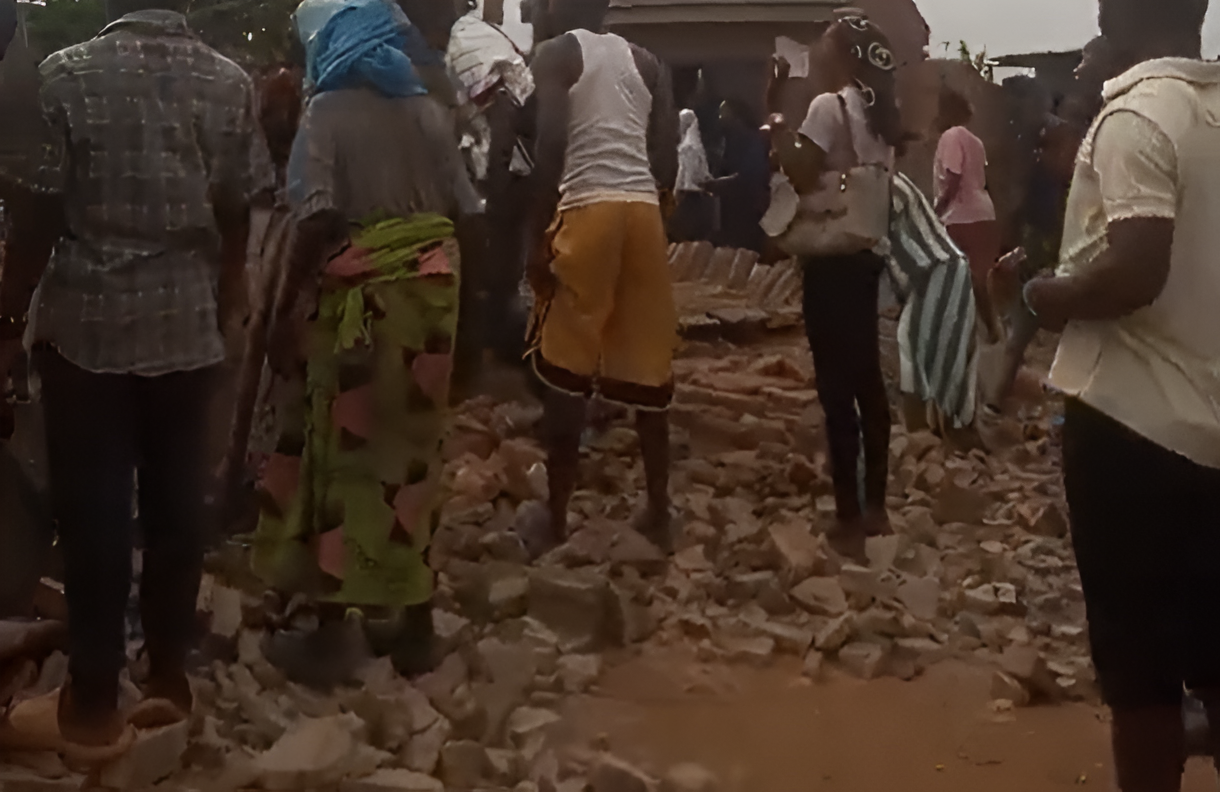 Pupils Feared Injured As Classroom Building Collapses In Lagos